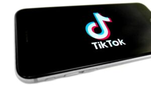 Как сделать прямой эфир в Тик Токе