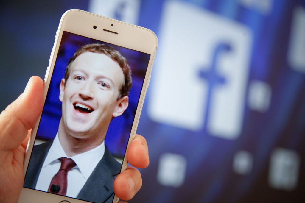 Как удалить рекламный аккаунт в Facebook
